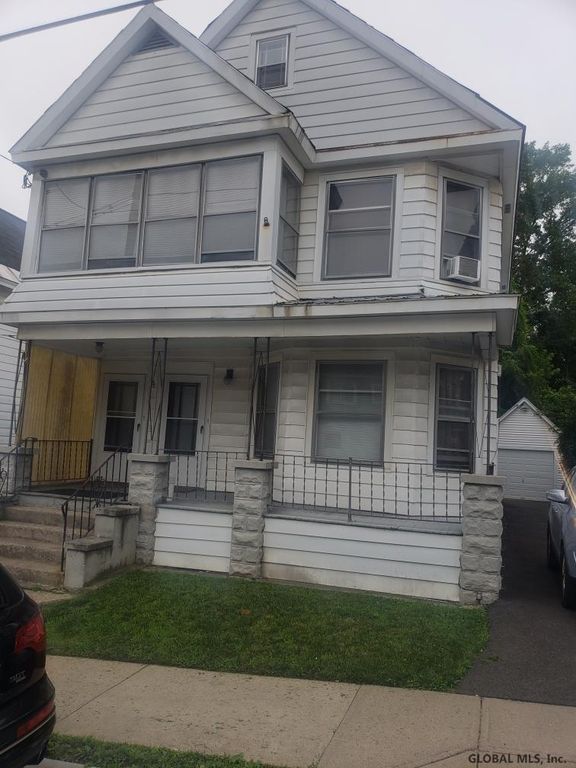 4 Lomasney Ave, Schenectady, NY 12308