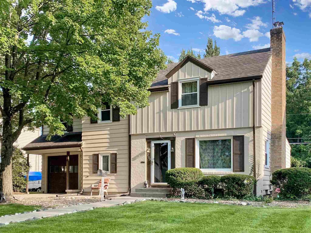 207 W Maplegrove Ave, Fort Wayne, IN 46807