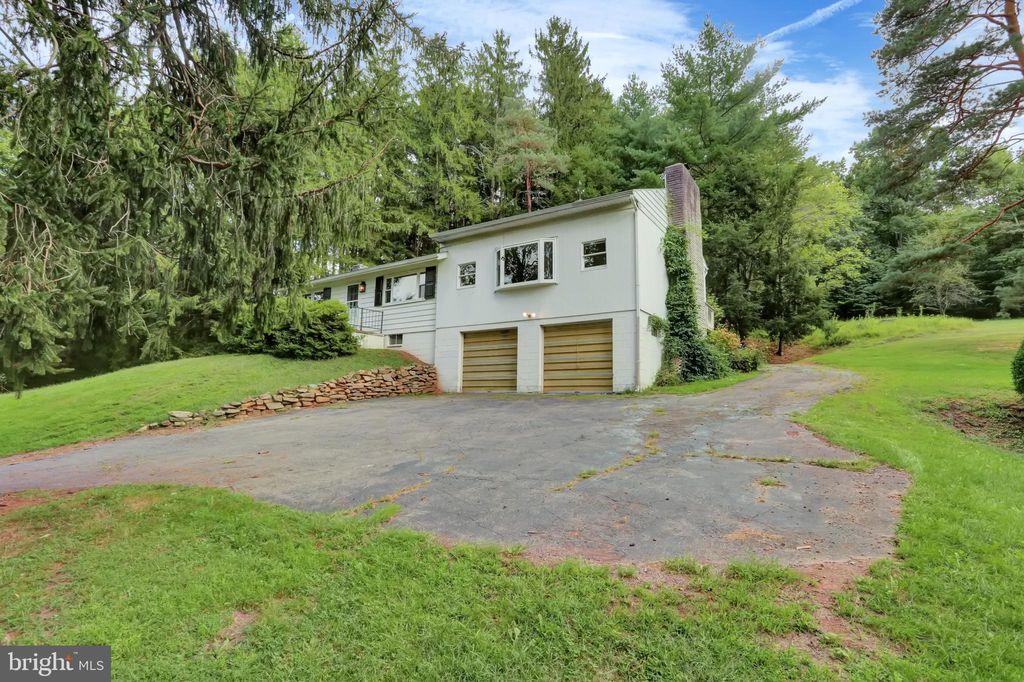 4009 Back Rd, Halifax, PA 17032 2 Bed, 3 Bath SingleFamily Home