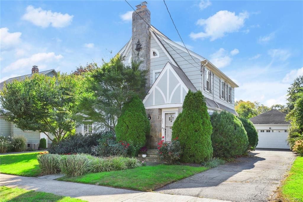 345 Lake Ave, Bridgeport, CT 06605