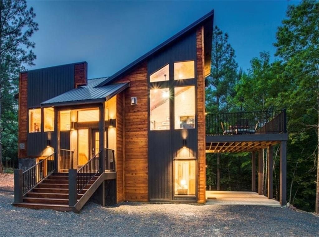 813 Sugarberry Trl, Broken Bow, OK 74728