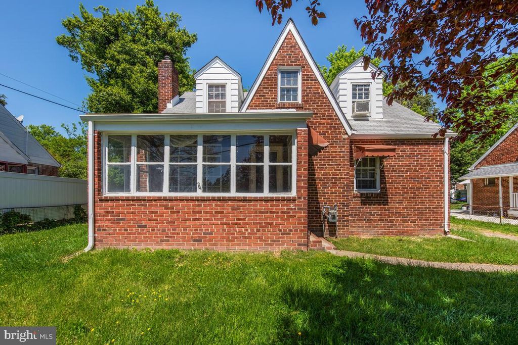 3704 Hamilton St, Hyattsville, MD 20782
