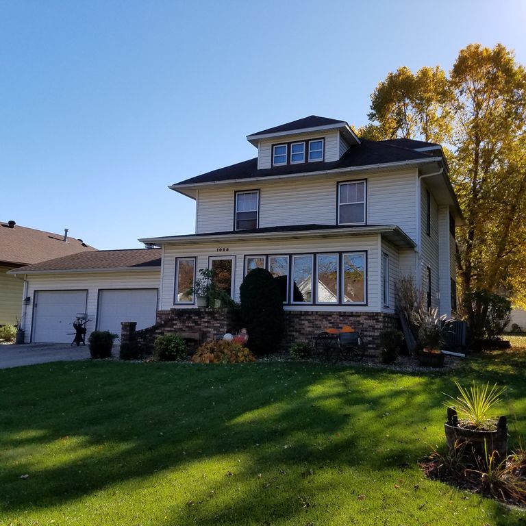 1008 10th St, Sheldon, IA 51201 Trulia