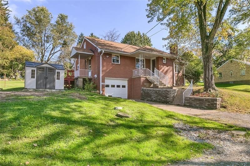 106 Pine Tree Dr, Turtle Creek, PA 15145