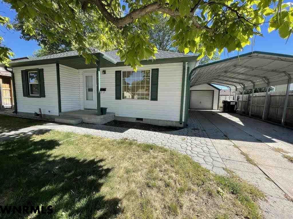 1317 Avenue I, Scottsbluff, NE 69361