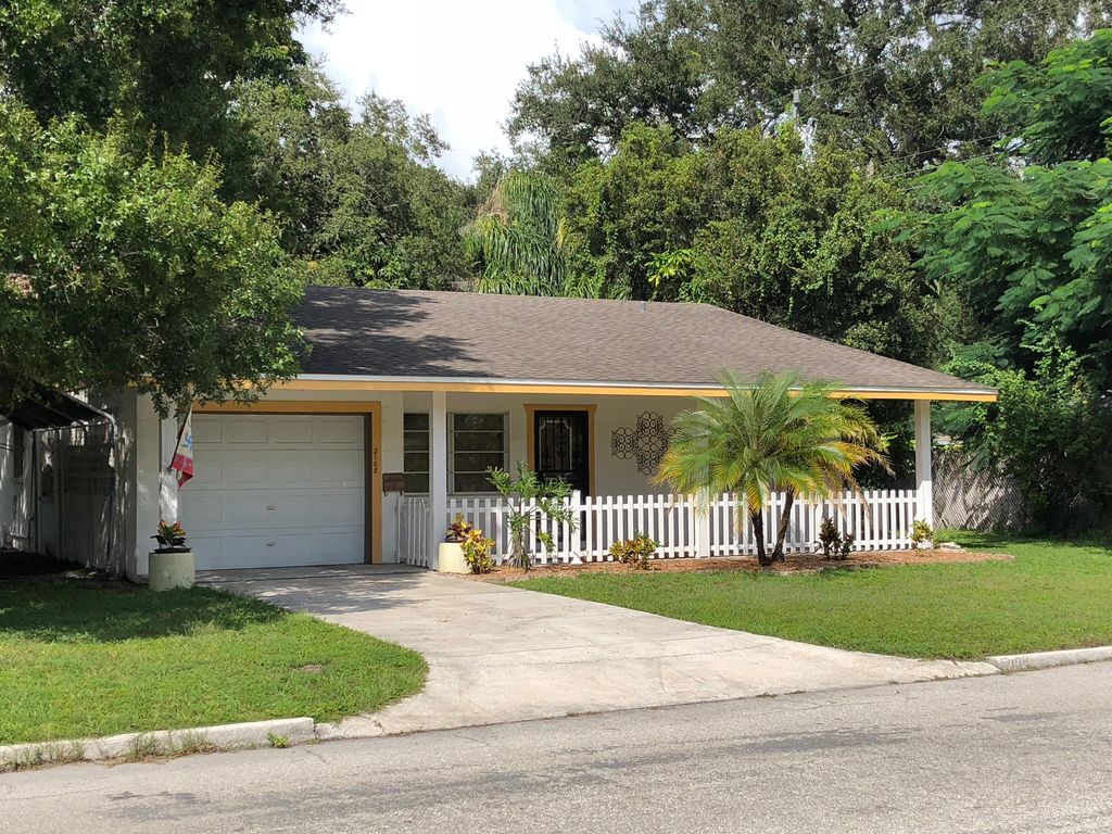 2108 21st Ave W, Bradenton, FL 34205