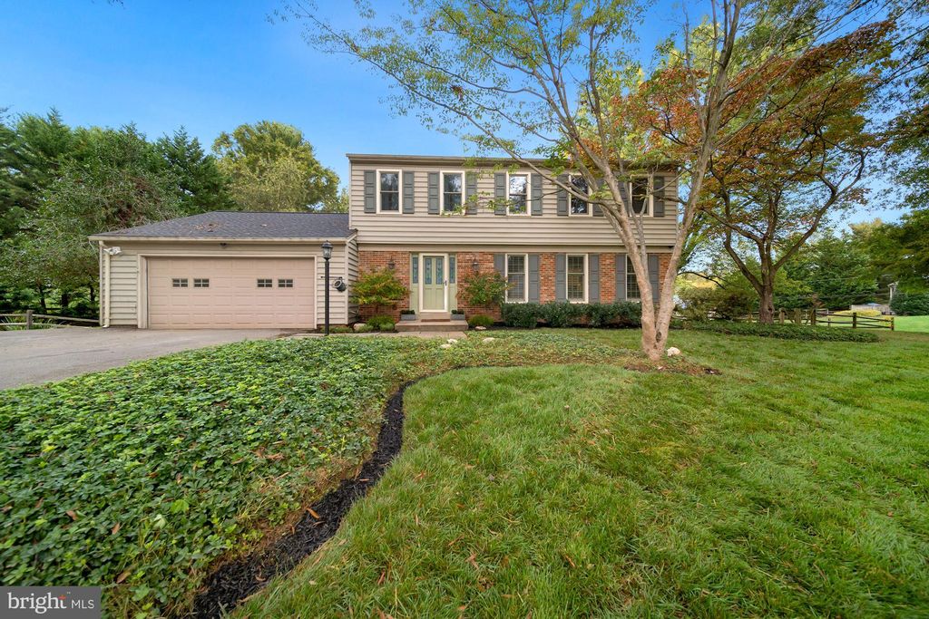 13001 Meadow View Dr, Gaithersburg, MD 20878