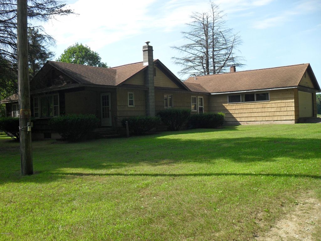 31272 US Highway 12, Niles, MI 49120 4 Bed, 2 Bath SingleFamily Home