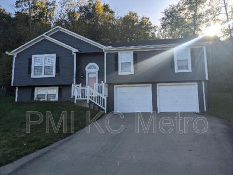 21201 E 52nd Street Ct S, Blue Springs, MO 64015