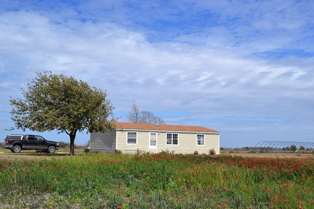 1472 FM 1986, La Pryor, TX 78872 Trulia