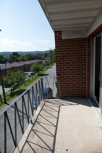 849 Carsonia Ave, Reading, PA 19606