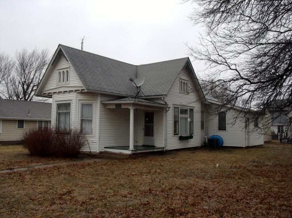 210 W Commercial St, Fairview, KS 66425 Trulia