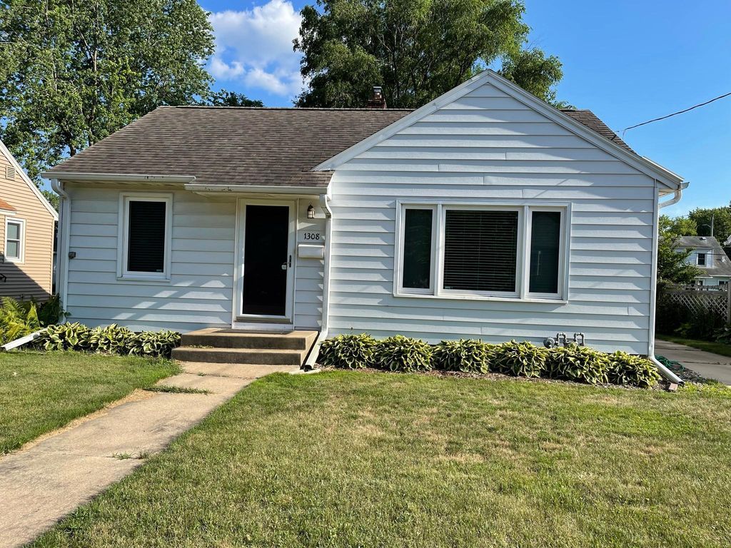 1308 3 1/2 St SE, Rochester, MN 55904