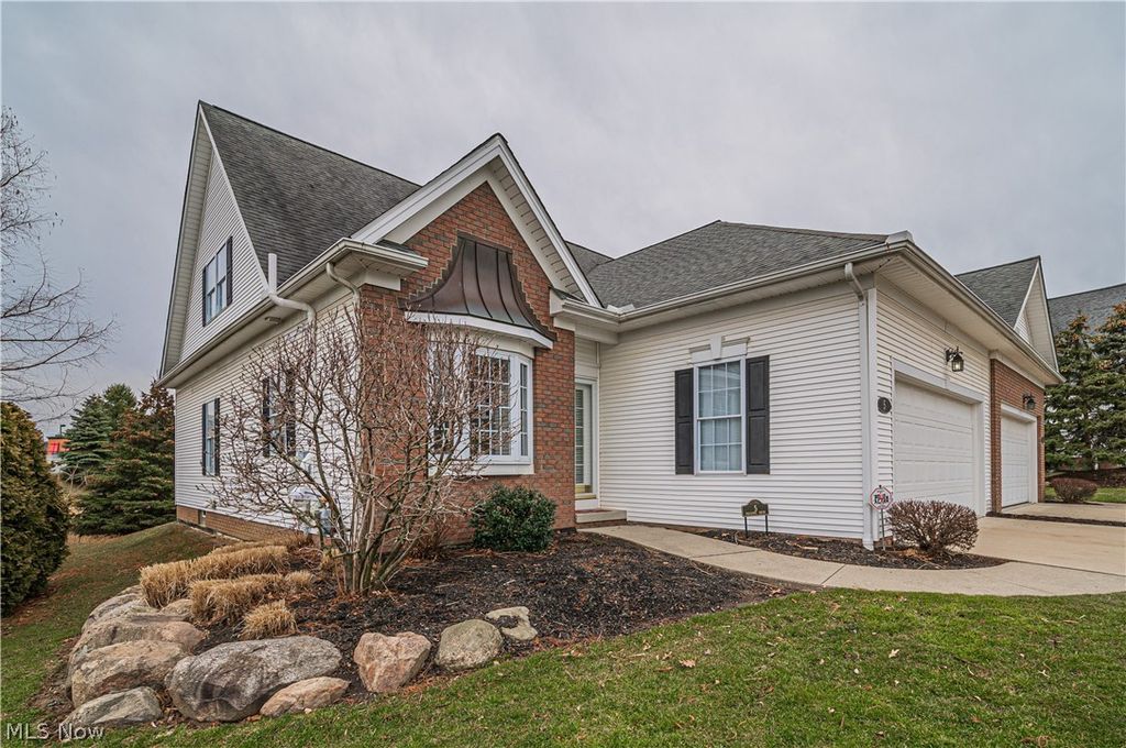5 Preserve Dr, Willoughby, OH 44094