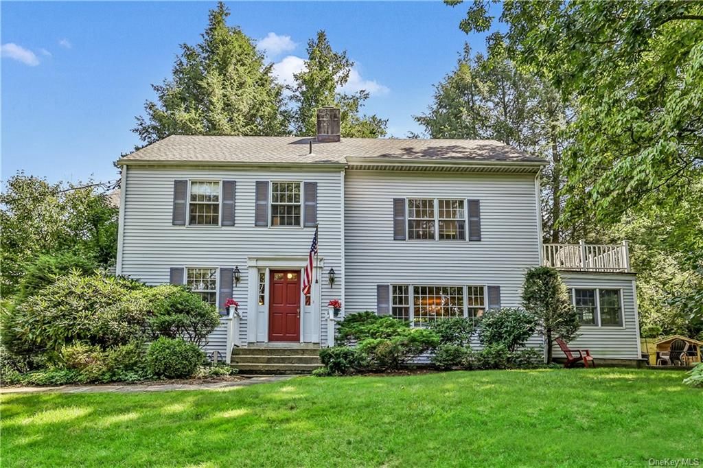 44 Pierce Dr, Pleasantville, NY 10570