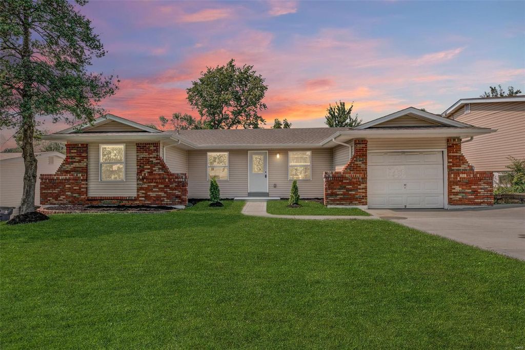 2653 Bruno Ave, Saint Louis, MO 63114