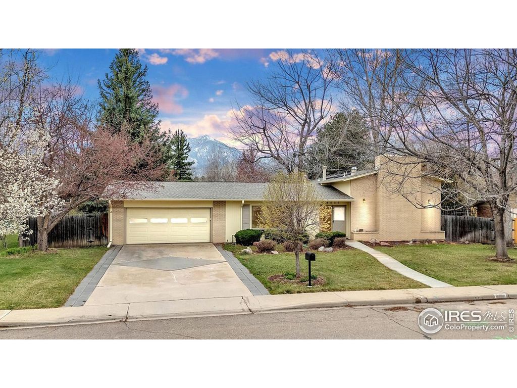 4450 Chippewa Dr, Boulder, CO 80303