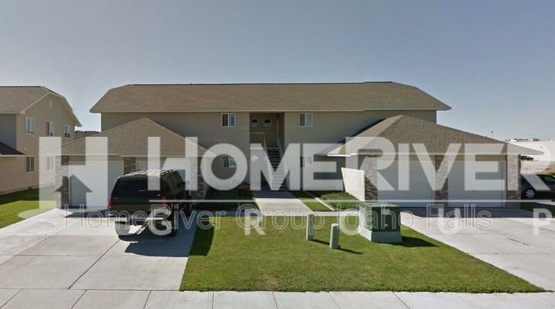 3190 Chasewood Dr, Ammon, ID 83406