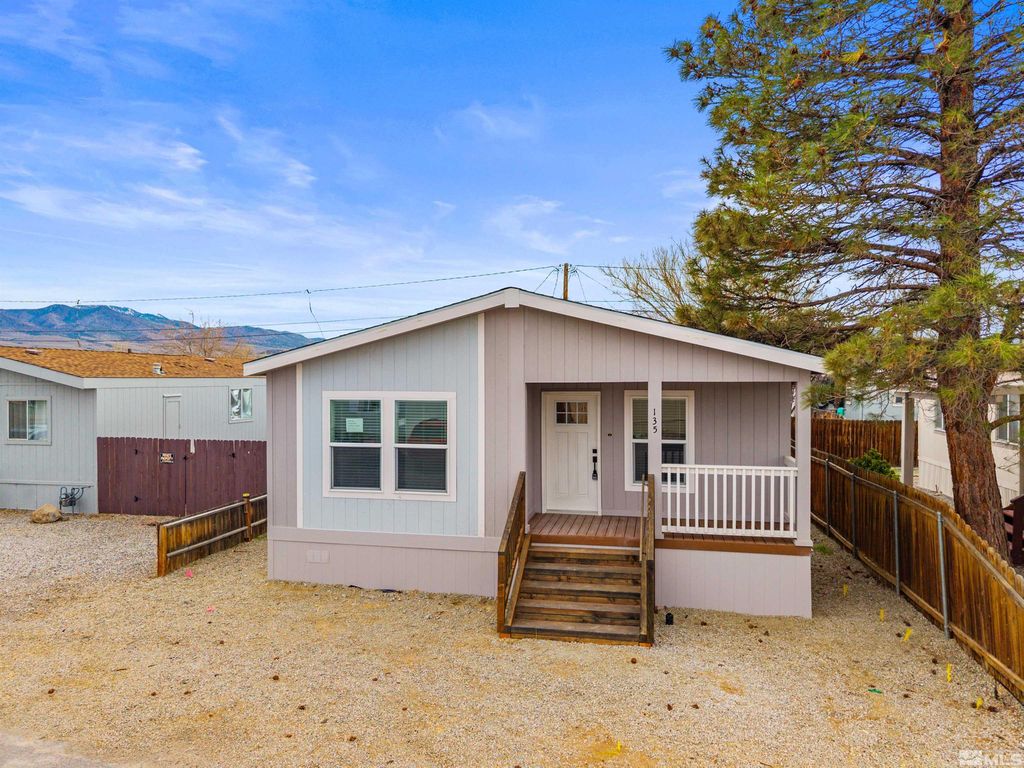 135 Hart St, Dayton, NV 89403