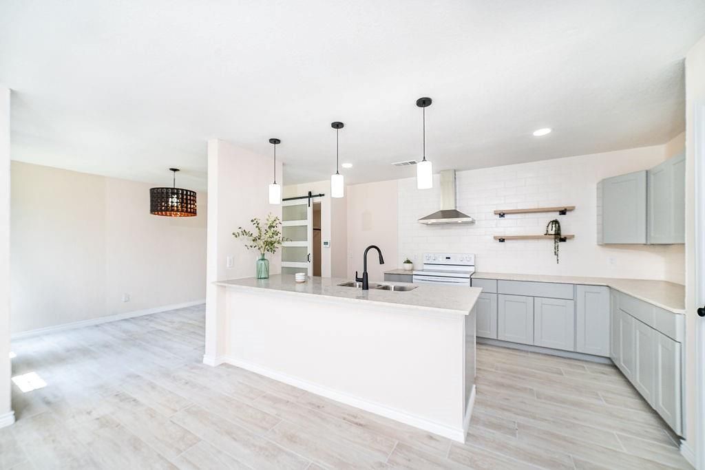 4112 Chestnut St, Fort Worth, TX 76137