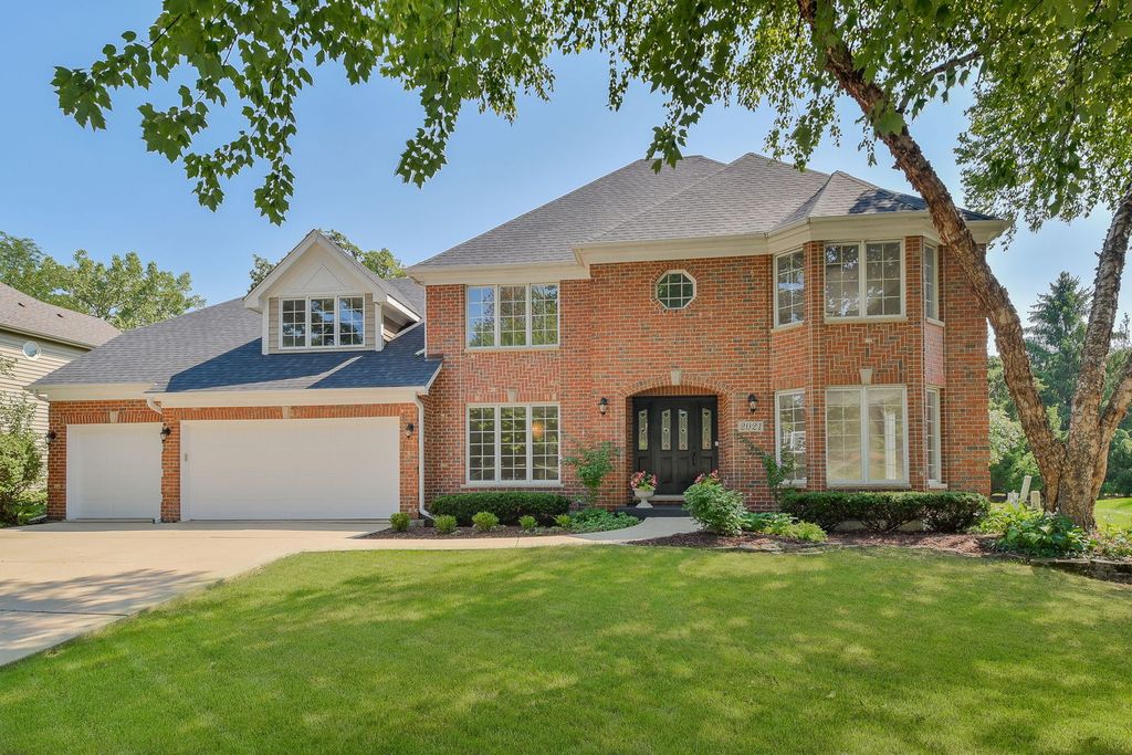 2021 Mustang Dr, Naperville, IL 60565