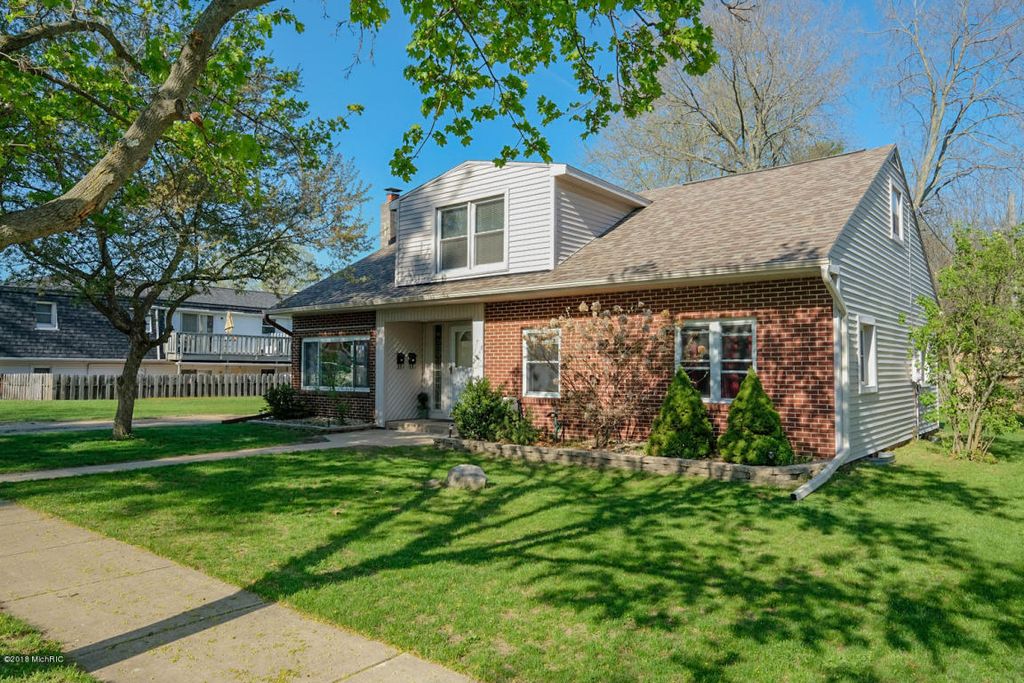 105 S State St, Paw Paw, MI 49079 Trulia