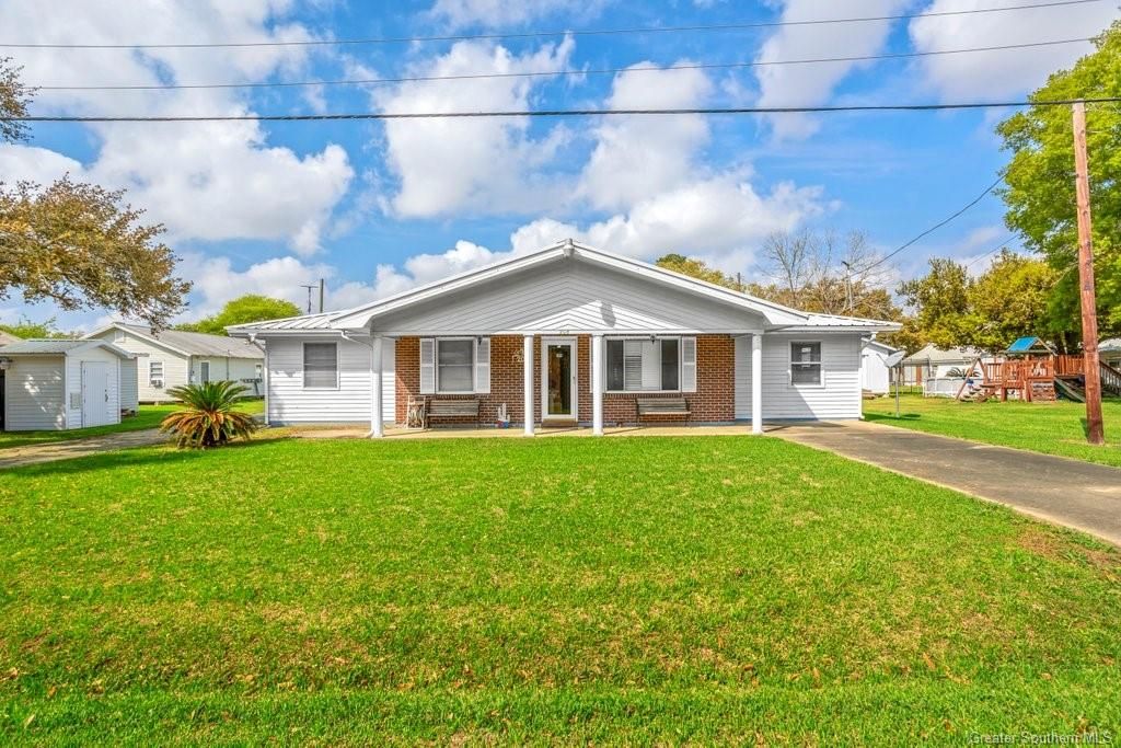 206 S 2nd St, Gueydan, LA 70542 MLS SWL23001455 Trulia