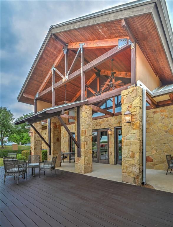 101 N Roaring Springs Rd, Westworth Village, TX 76114