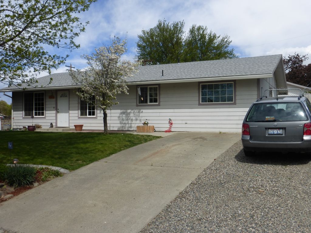 1303 Sharon Ave, Zillah, WA 98953 Trulia