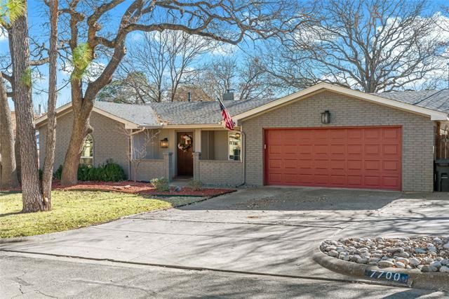 7700 Noneman Dr, North Richland Hills, TX 76182