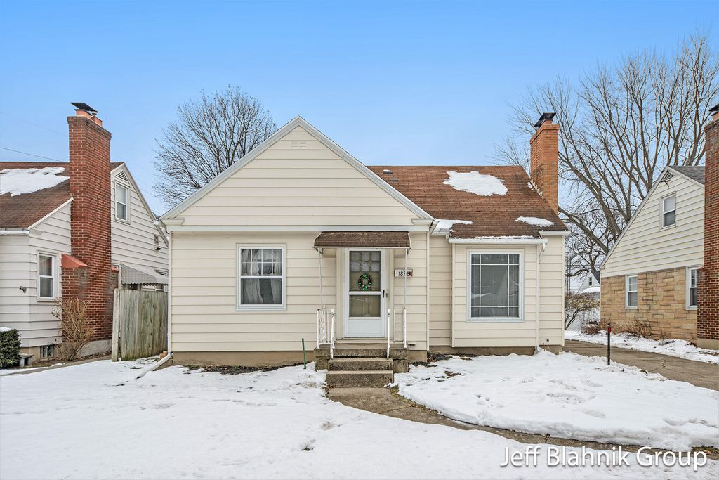 1828 Fremont Ave NW, Grand Rapids, MI 49504