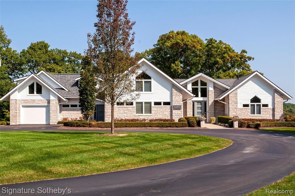 7960 Deer Lake Rd, Clarkston, MI 48346 4 Bed, 6 Bath SingleFamily