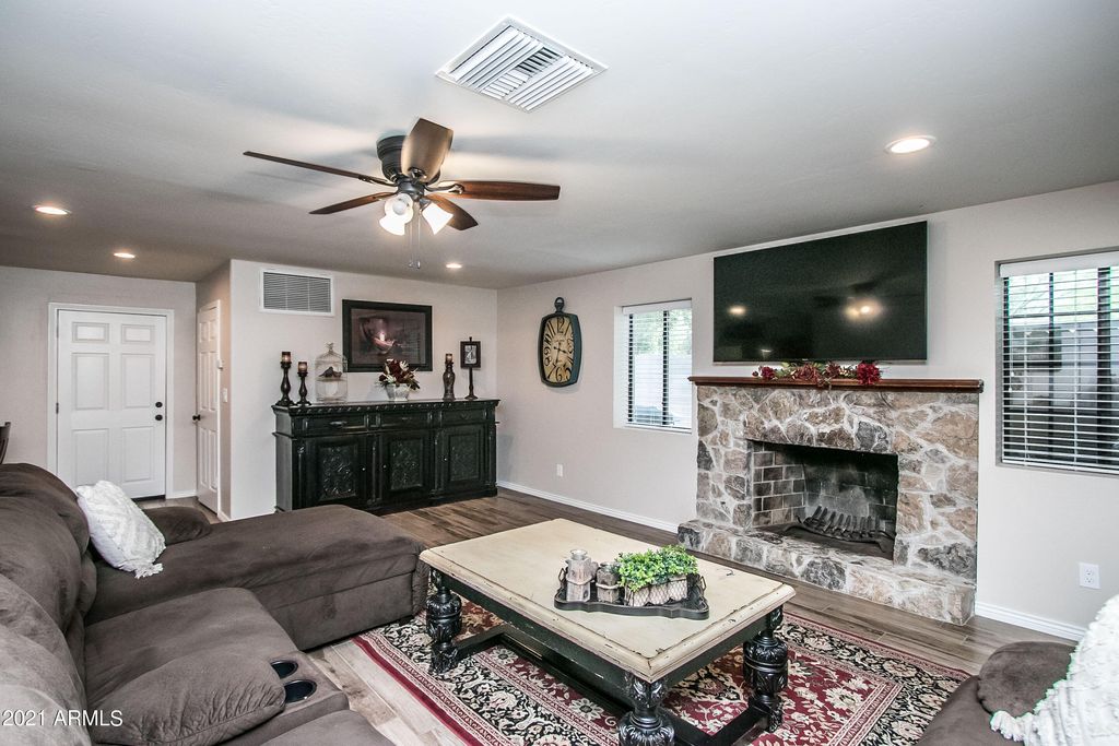511 S Higley Rd, Mesa, AZ 85206