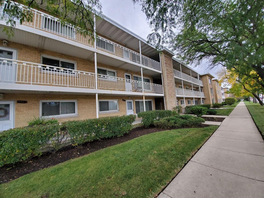 4951 N Harlem Ave #2, Chicago, IL 60656