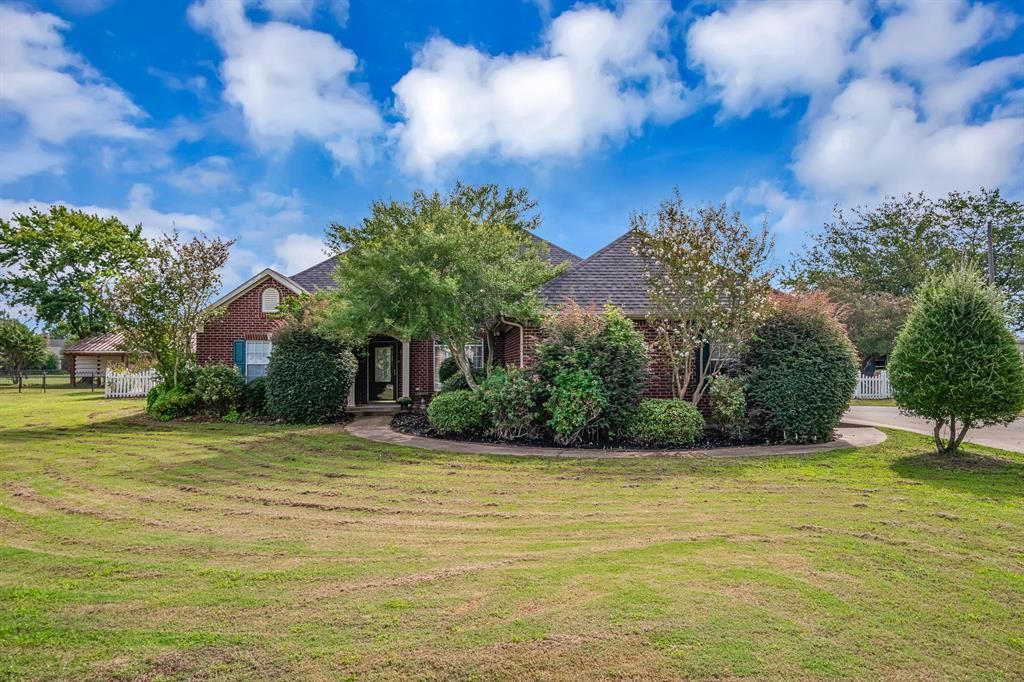 711 S Houston St, Edgewood, TX 3 Bed, 2 Bath SingleFamily Home 90