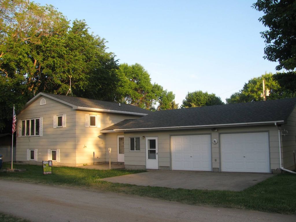 48112 Sunshine Rd, Big Stone City, SD 57216 Trulia