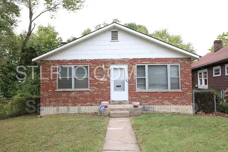 1163 Sutter Ave, Saint Louis, MO 63130