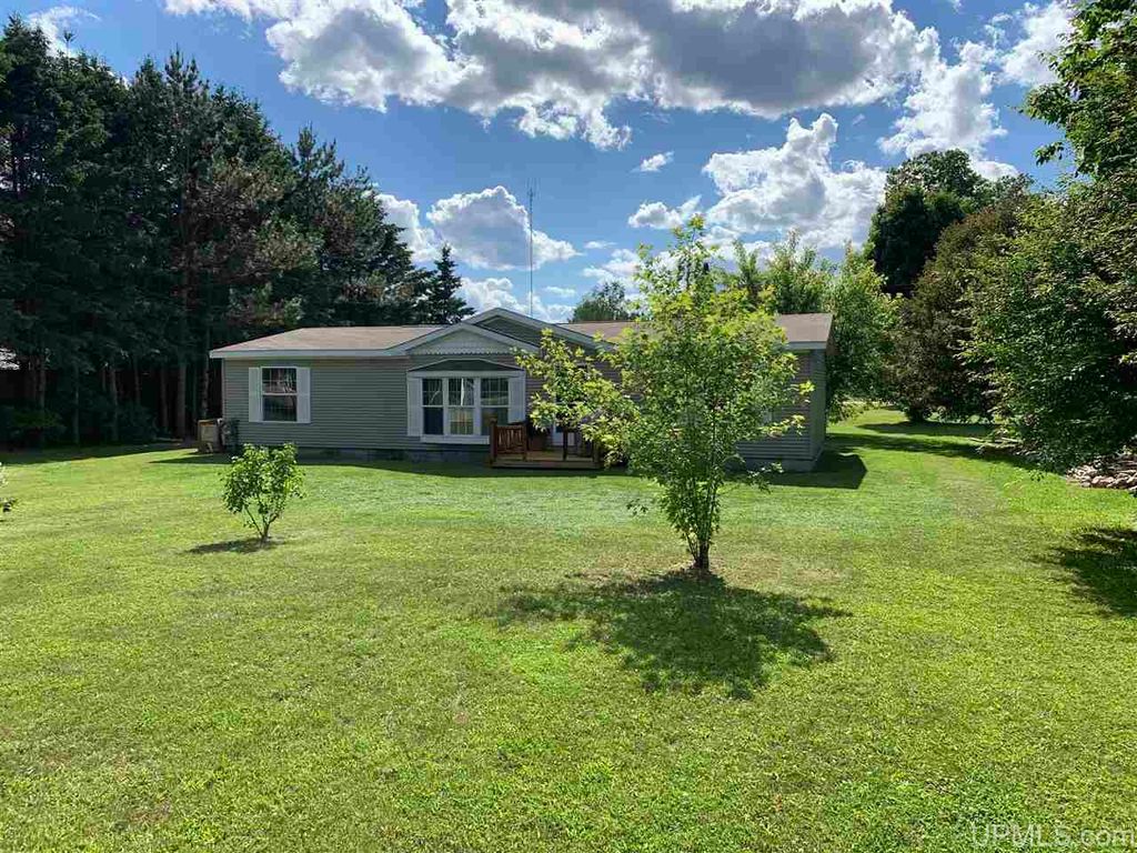 1067 Second Ave, Trenary, MI 49891