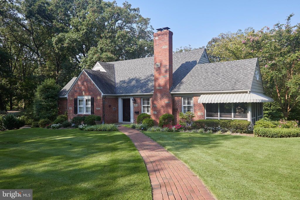 131 S Van Buren St, Rockville, MD 20850