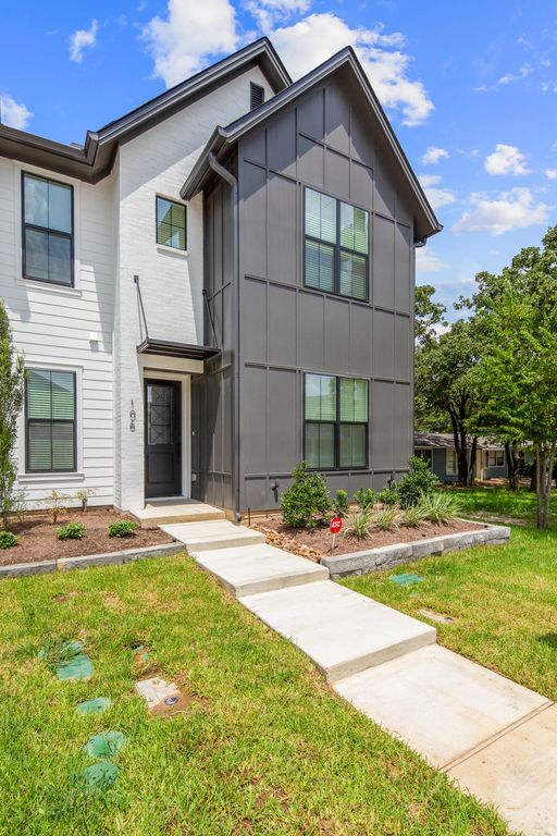 304 Sulphur Springs Rd, Bryan, TX 77801