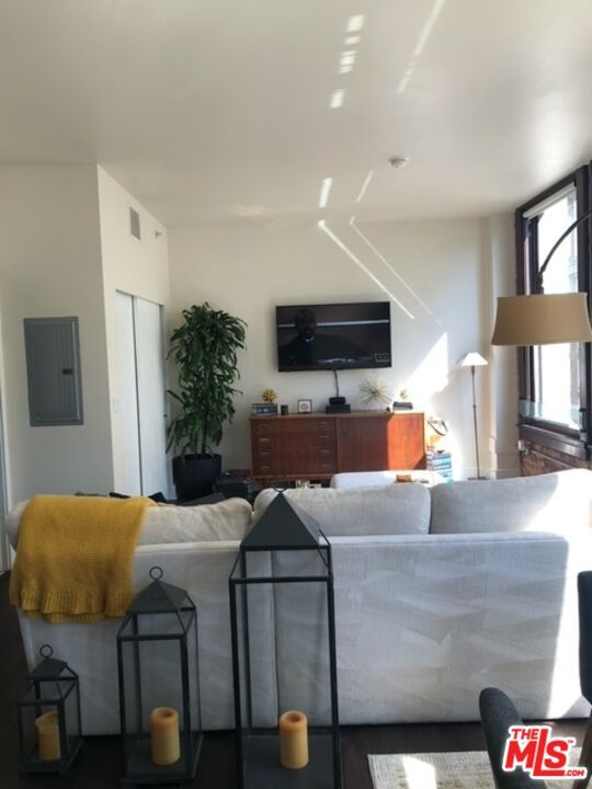 460 S Spring St #913, Los Angeles, CA 90013