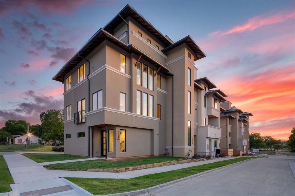 448 Buena Vista Dr, Fort Worth, TX 76137