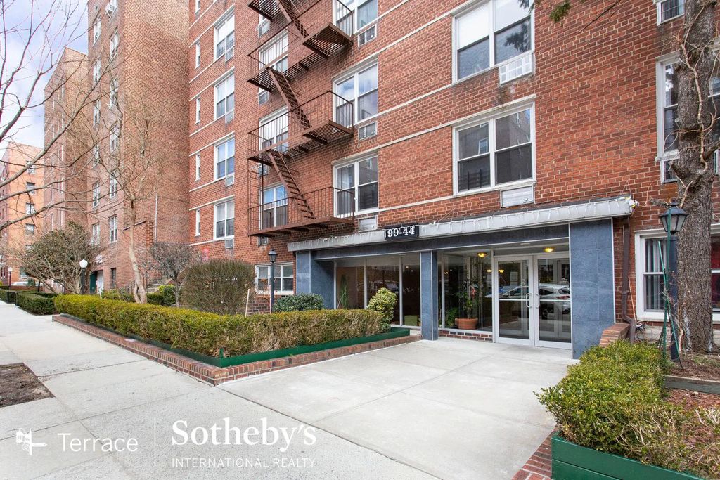 99-44 67th Rd   #4A, Forest Hills, NY 11375