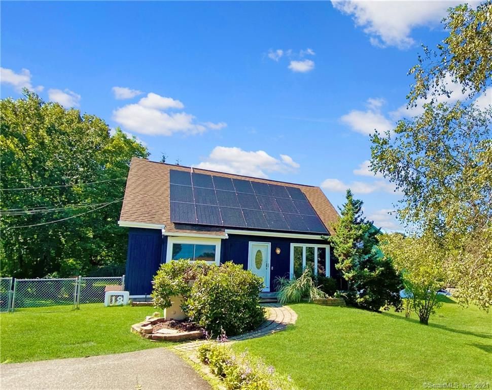 18 Cadbury Pl, Naugatuck, CT 06770