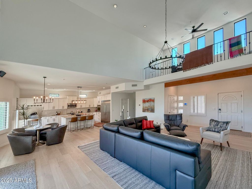 3811 N  64th St, Scottsdale, AZ 85251