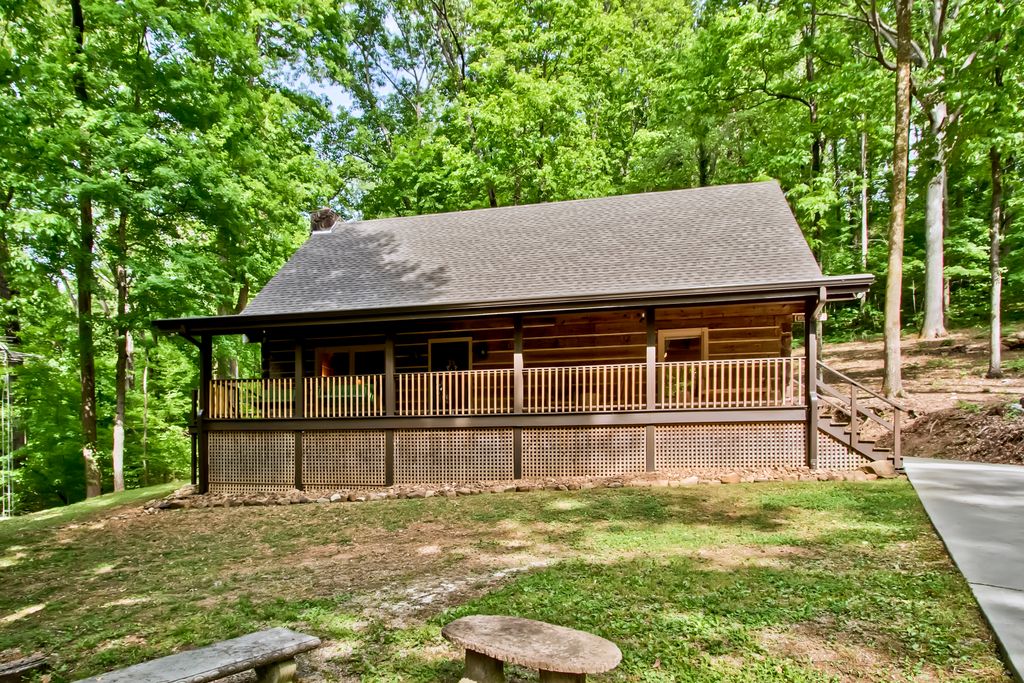 289 County Road 67, Riceville, TN 37370