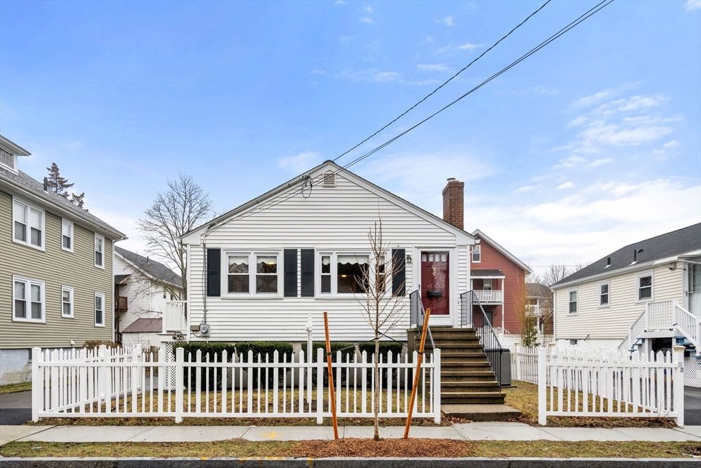 47 Armory St, Quincy, MA 02169