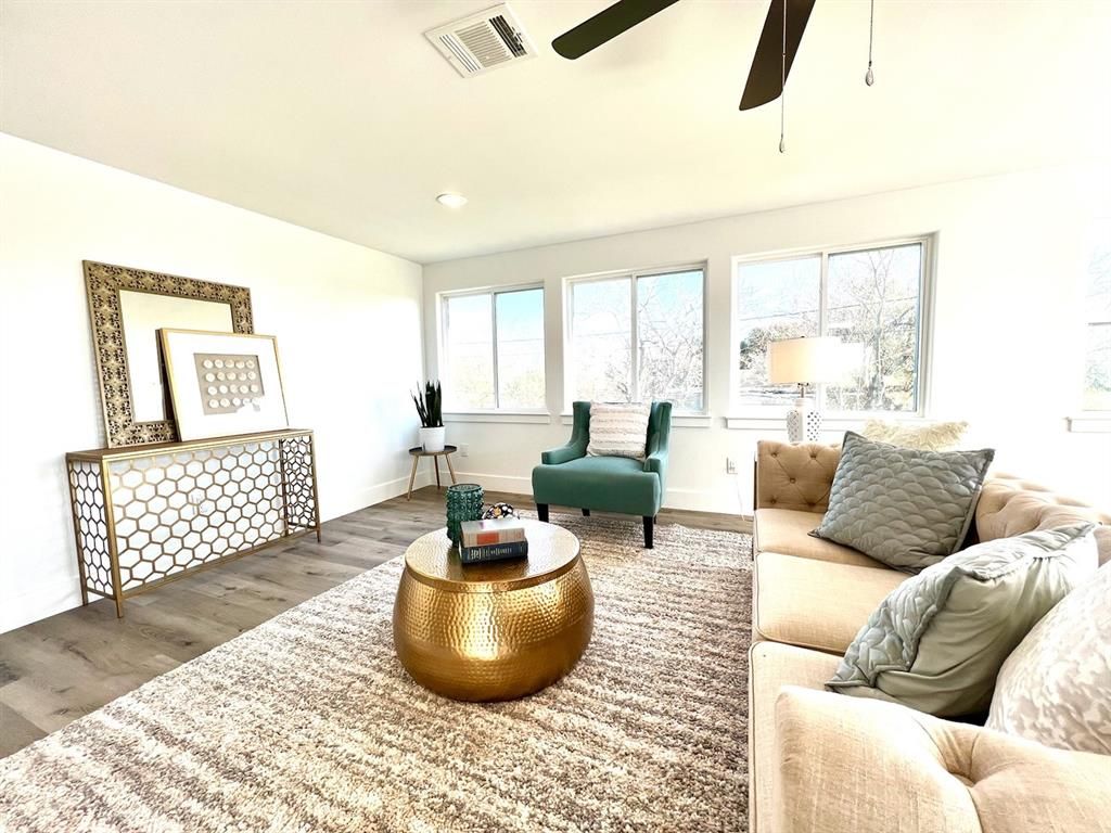 205 Mollnar Dr, Palacios, TX 77465