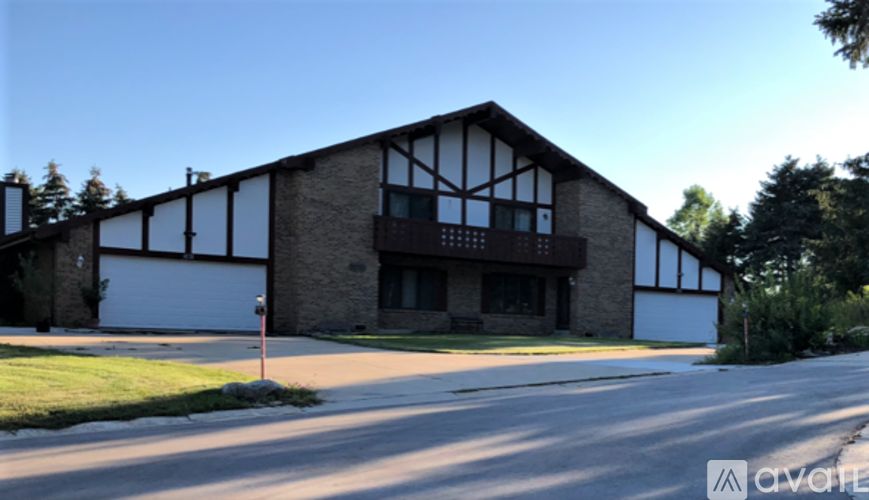 4115 Eldorado Ct #4115, Brookfield, WI 53005