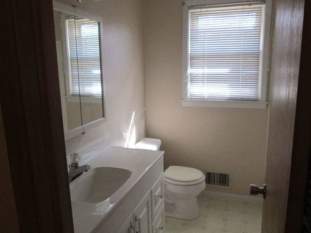 9303 E 81st Ter, Kansas City, MO 64138